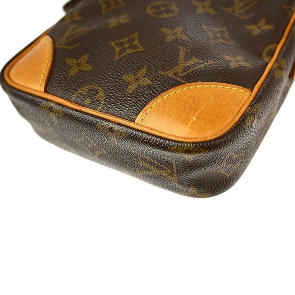 Louis Vuitton Danube Crossbody - Picture 4 of 10